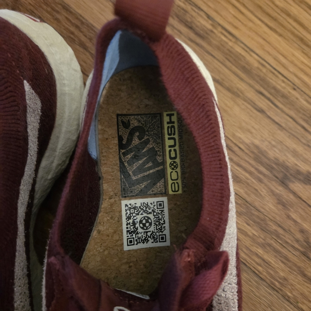 Vans Ultra Range VR3 Maroon and White Sneakers Unisex: Women's 8.5, Men's 7 - Picture 9 of 12